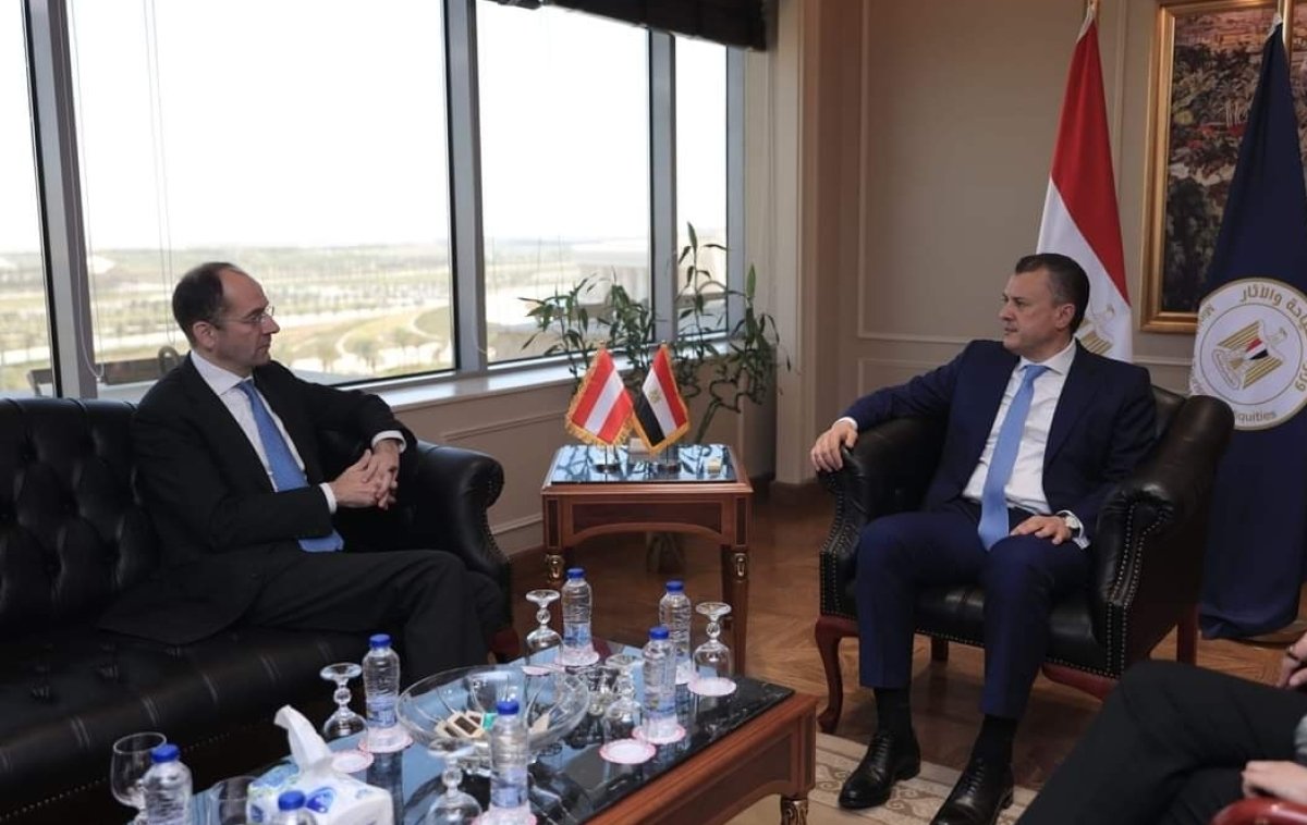 《عيسى》يبحث مع سفيري ألمانيا والنمسا وضع سائحين رحلات FTI المتواجدين بالمقاصد السياحية المصرية