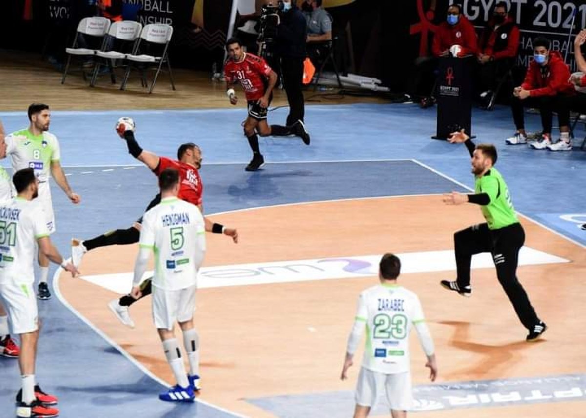 رئيس الوزراء يهنىء لاعبى المنتخب لكرة اليد بالصعود لدور الثمانية ببطولة العالم