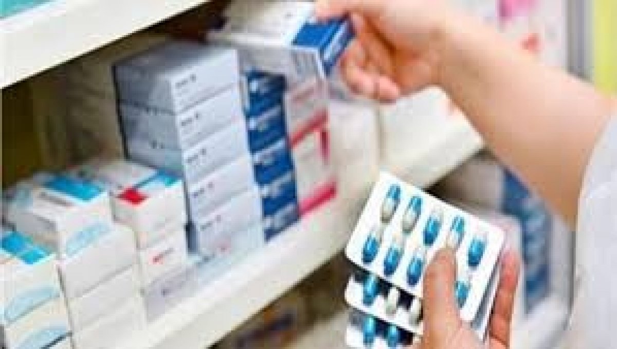 الحكومة تكشف حقيقة وجود عجز بأدوية البروتوكولات العلاجية لفيروس كورونا.. تزامناً مع الموجة الثانية