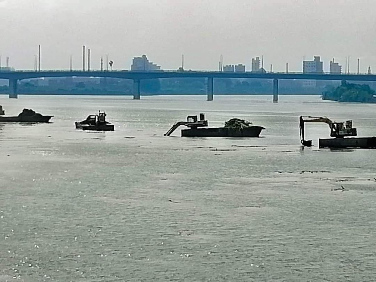 الري: تواصل أعمال التطهير ونزع الحشائش ومقاومة ورد النيل