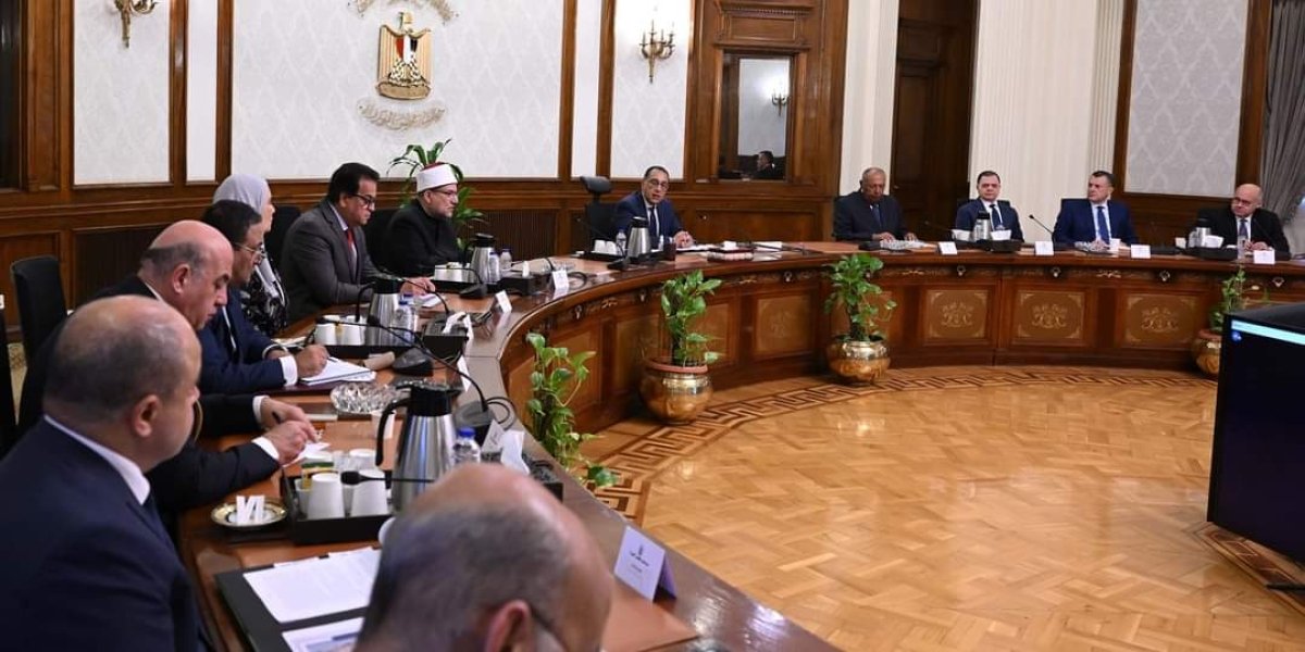 «مدبولي» يُكلف بسحب رخص 16 شركة سياحة تحايلت لتسفير الحجاج بصورة غير نظامية وإحالة مسئوليها للنيابة العامة