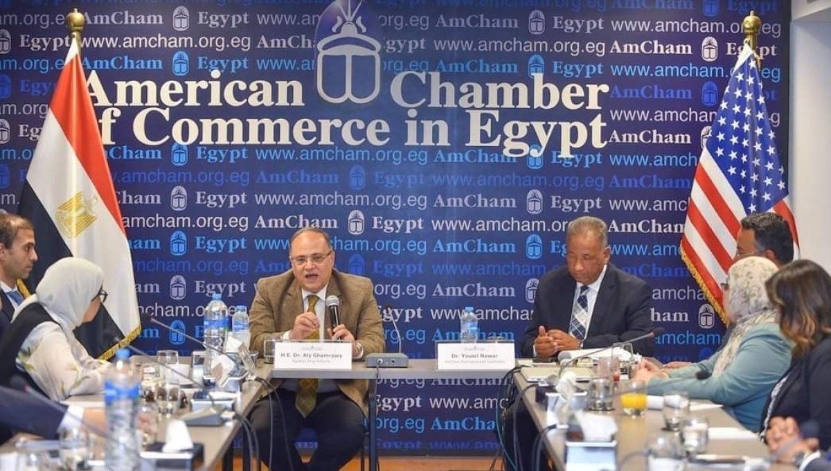 رئيس هيئة الدواء يجتمع مع غرفة التجارة الأمريكية بحضور ممثلين عن شركات الصناعة الوطنية والدولية