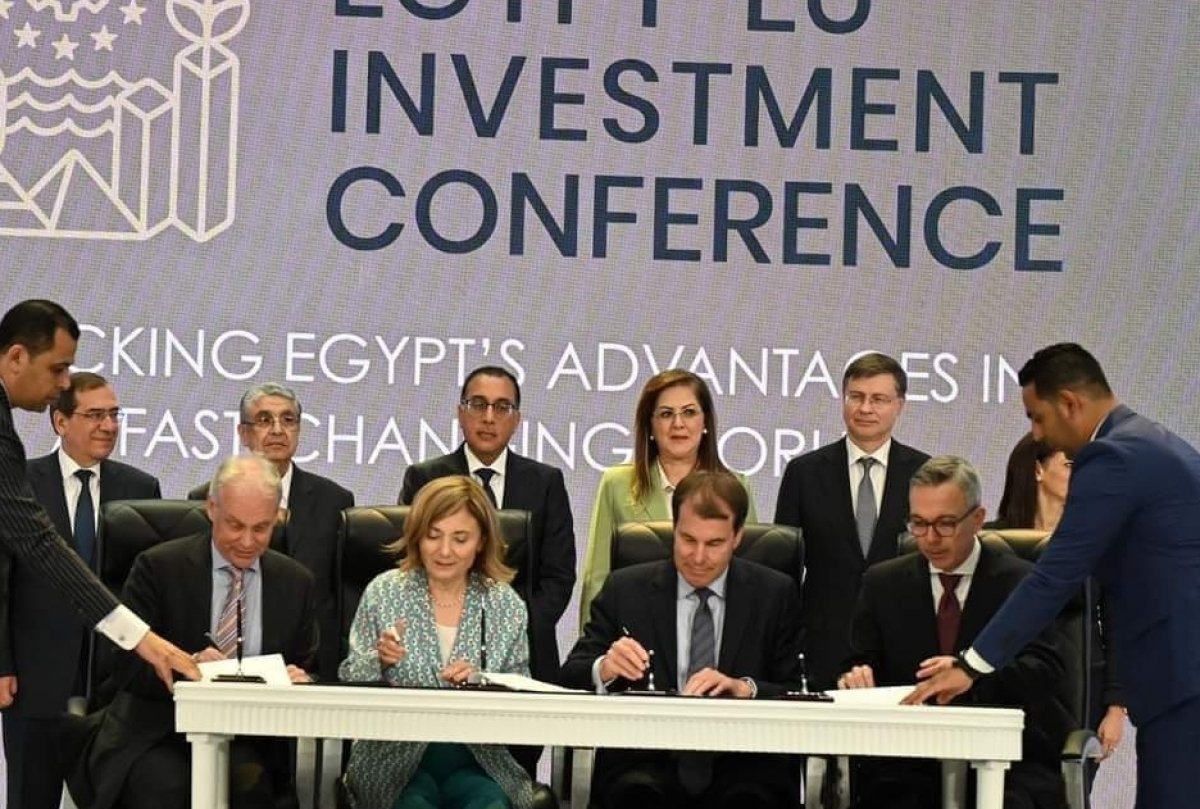 التشغيل 2027.. تفاصيل اتفاقية إنتاج الأمونيا الخضراء بدمياط