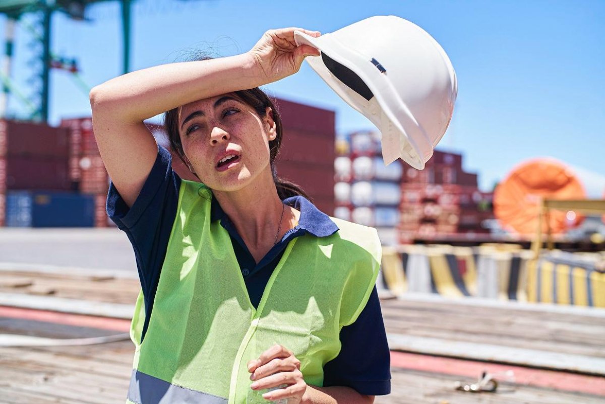 نصائح هامة لضمان سلامة القوى العاملة وسط موجات الحر الشديدة