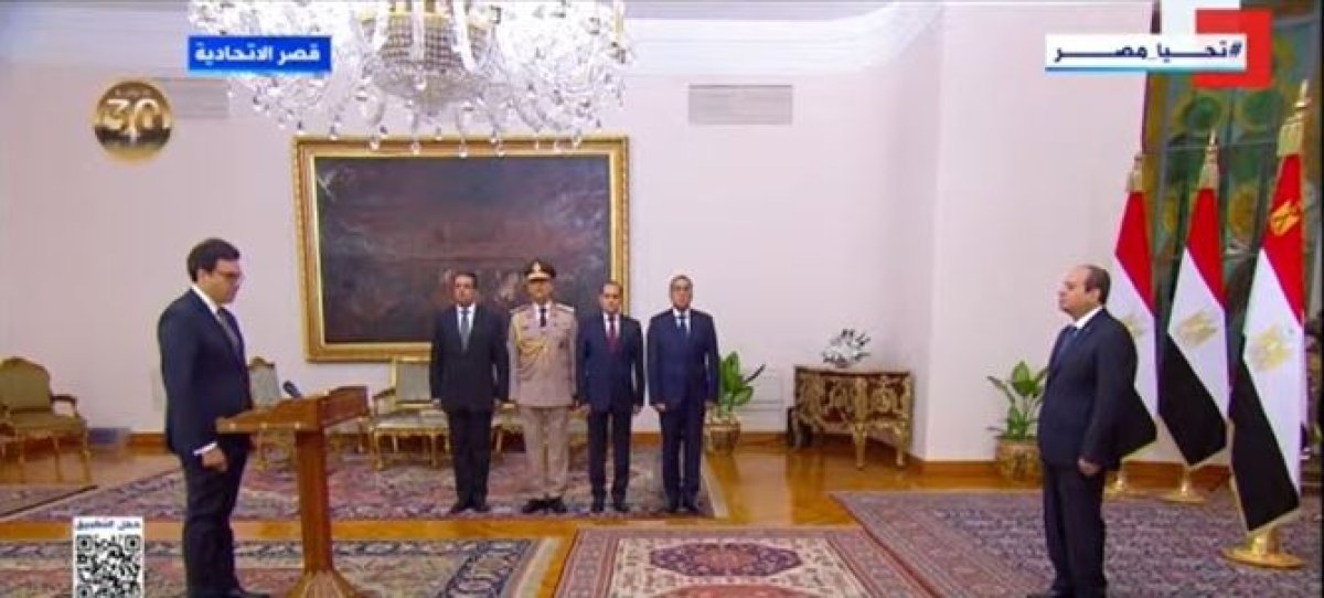 الحكومة الجديدة تؤدي اليمين الدستورية أمام الرئيس السيسي