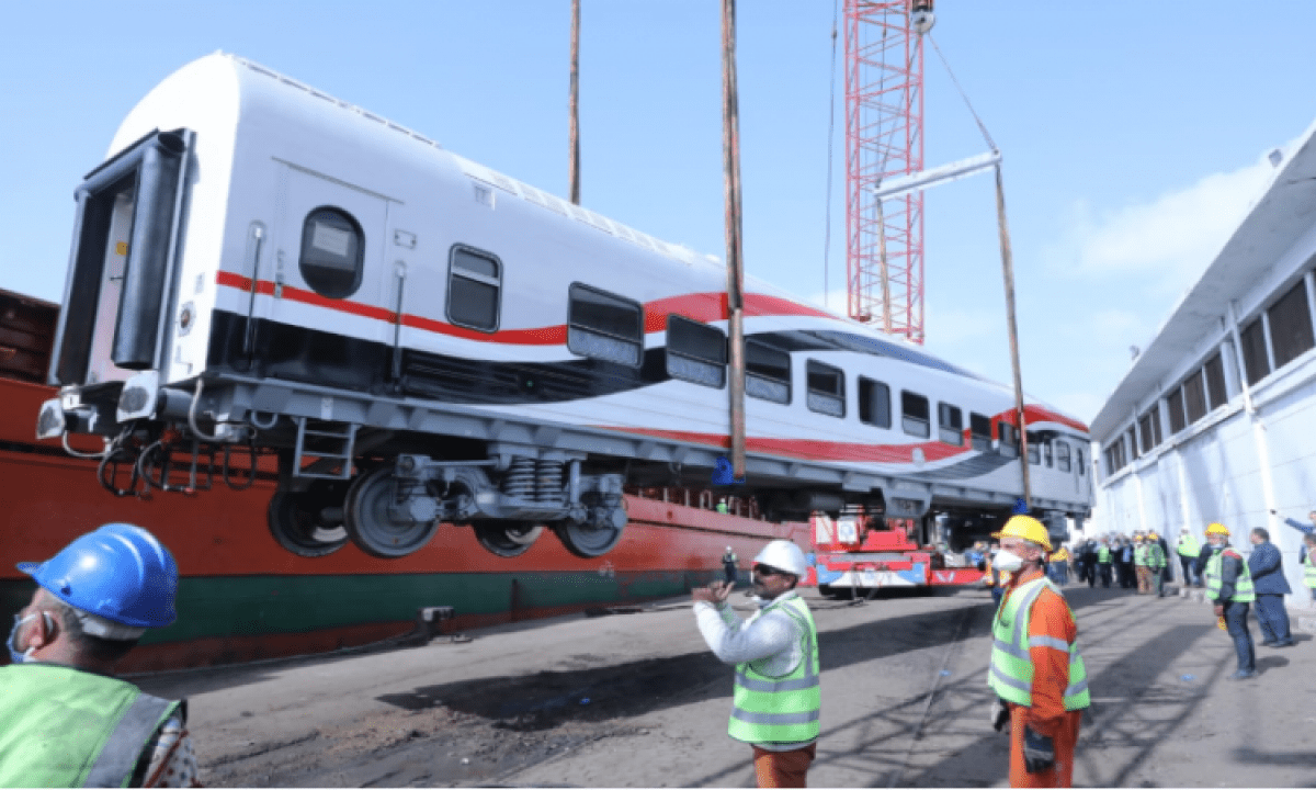 الحكومة توضح حقيقة استيراد صفقة عربات قطارات السكك الحديدية بتكلفة باهظة 