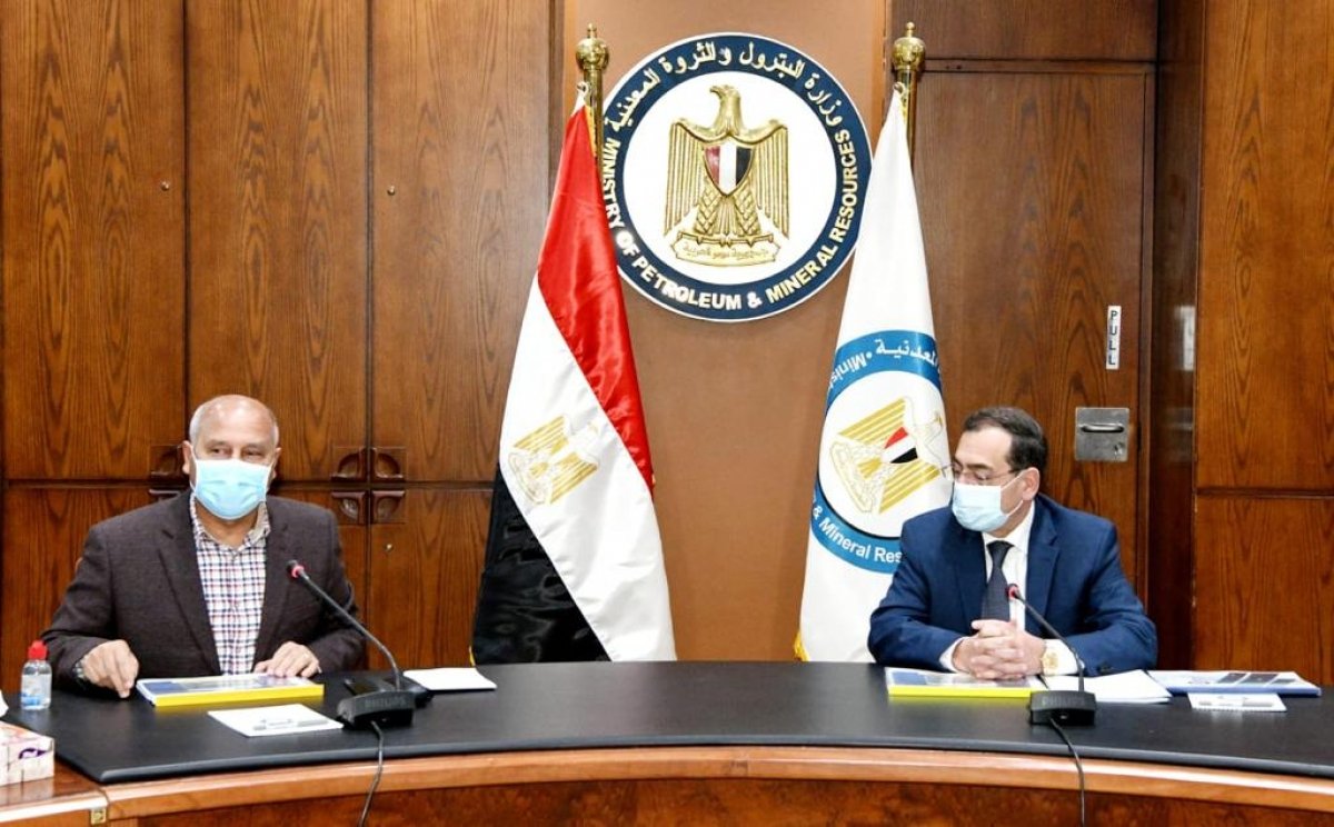 وزيرا البترول والنقل يبحثان تطوير واستغلال التسهيلات البترولية بموانىء الاسكندرية