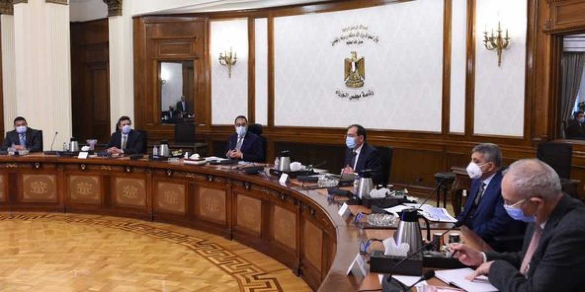 رئيس الوزراء يلتقي مع مدير شركة "ميركيوريا" العالمية لإنشاء مشروع تموين السفن في منطقة قناة السويس