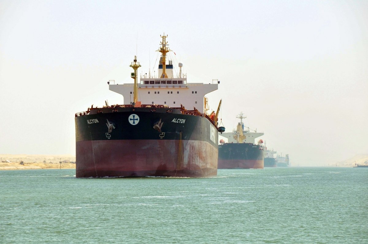 بعبور 72 سفينة.. إحصائيات الملاحة تسجل اليوم خامس أعلى حمولة يومية في تاريخ قناة السويس