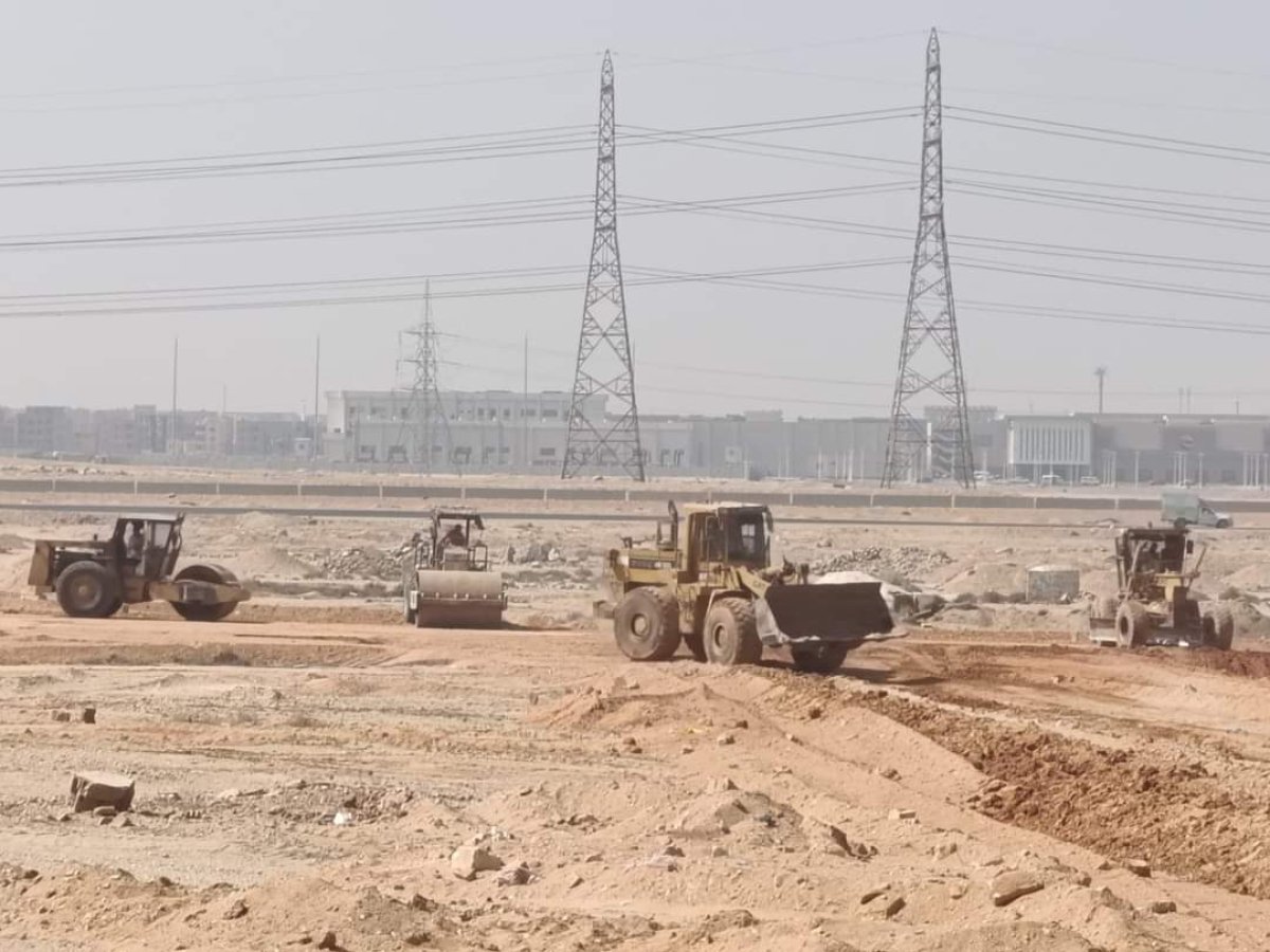 الإسكان بدء تنفيذ مشروعات الطرق والمرافق بمنطقة الرابية المضافة لمدينة الشروق