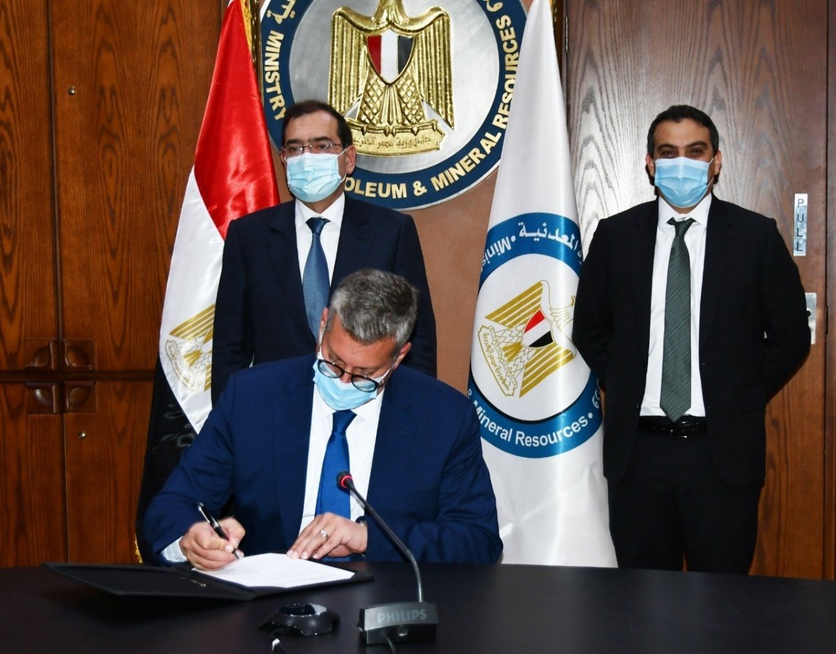 توقيع مذكرتى تفاهم بين شركة شملبرجير العالمية وجامعتى السويس والمستقبل لتجهيز الشباب لسوق العمل