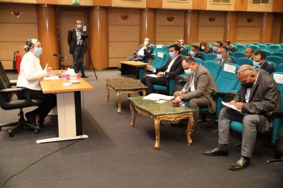 وزيرة البيئة تناقش مع شركات تحويل المخلفات لطاقة آليات التمويل والبدء فى إجراءات التنفيذ