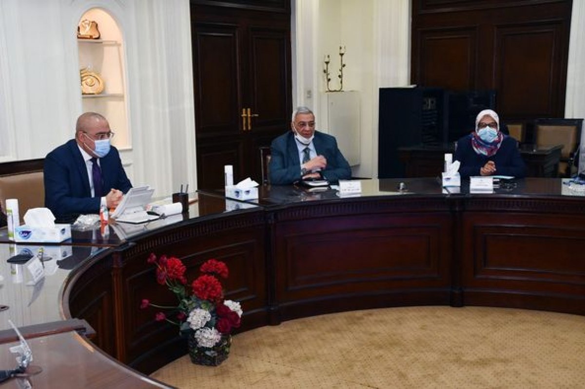 وزير الإسكان يتابع مشروع تنمية أراضى الساحل الشمالي ويشدد على تعظيم الاستفادة من الموارد الكبيرة للمنطقة