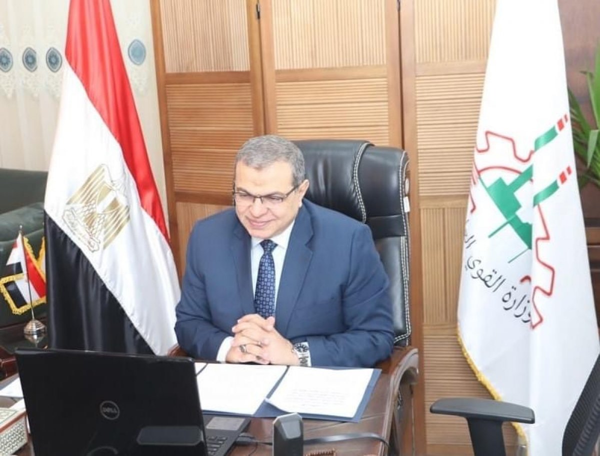 القوي العاملة: تعيين 600 شاب بينهم ٧ من ذوى القدرات بسوهاج