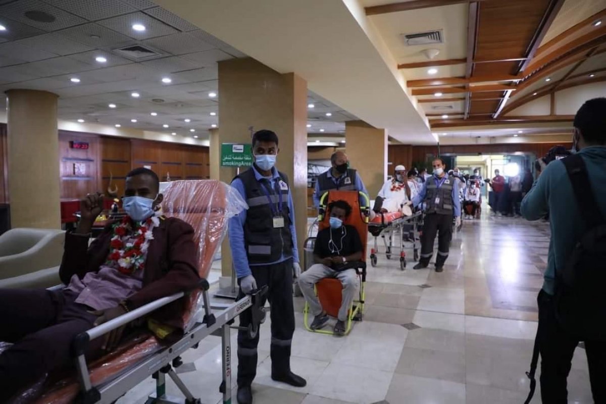 تنفيذًا لتوجيهات الرئيس السيسي.. إستقبال أول مجموعة من مصابي الثورة السودانية لإستكمال علاجهم بمصر