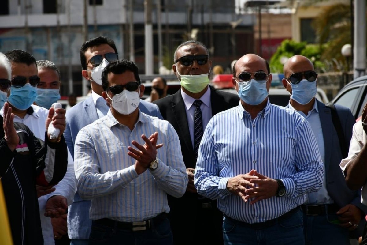 وزير الشباب والرياضة يصل محافظة أسوان ويطلق شارة البدء لمهرجان الدراجات