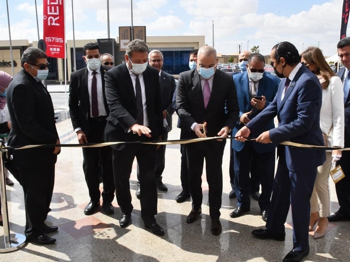 وزير الإسكان يفتتح الدورة الأولى لمعرض "The Real Gate" العقارى