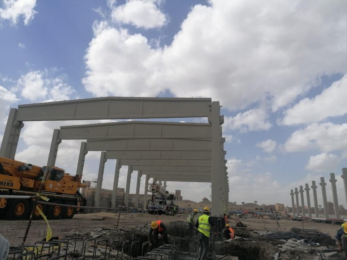 "قطاع الأعمال": بدء تركيب الهيكل الخرساني الرئيسي لأكبر مصنع غزل في العالم بالمحلة