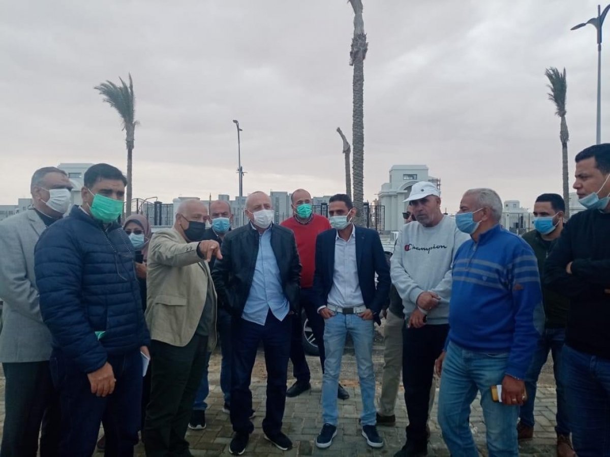 مسئولو "الإسكان" يتفقدون الأبراج الشاطئية وعمارات "الداون تاون"  بمدينة العلمين الجديدة