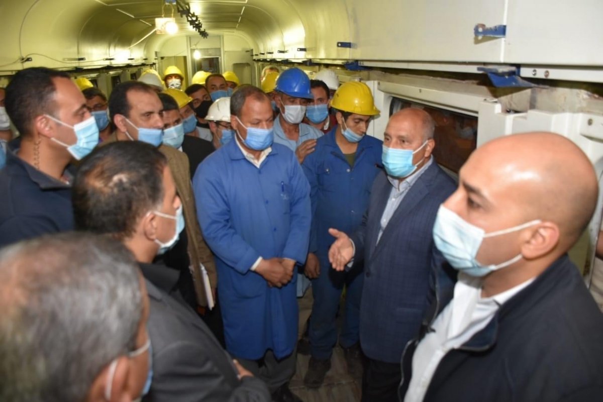 وزير النقل يتابع أعمال  تجديد  وتطوير عدد925 عربة بورش كوم ابوراضي ضمن خطة تجديد وتطوير وتحسين 1223 عربة بنهاية عام 2021