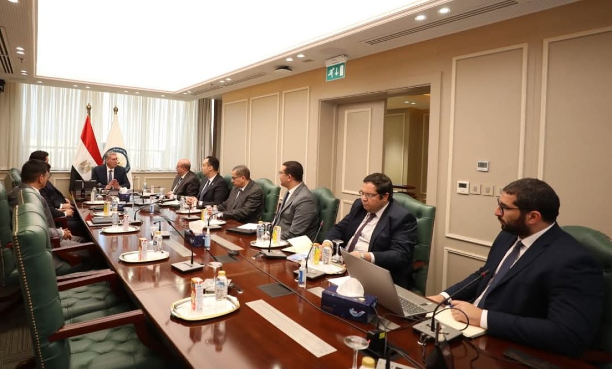 وزير البترول يبحث التعاون والاستثمار في انشطة البترول والغاز والبتروكيماويات مع وفد سعودي 