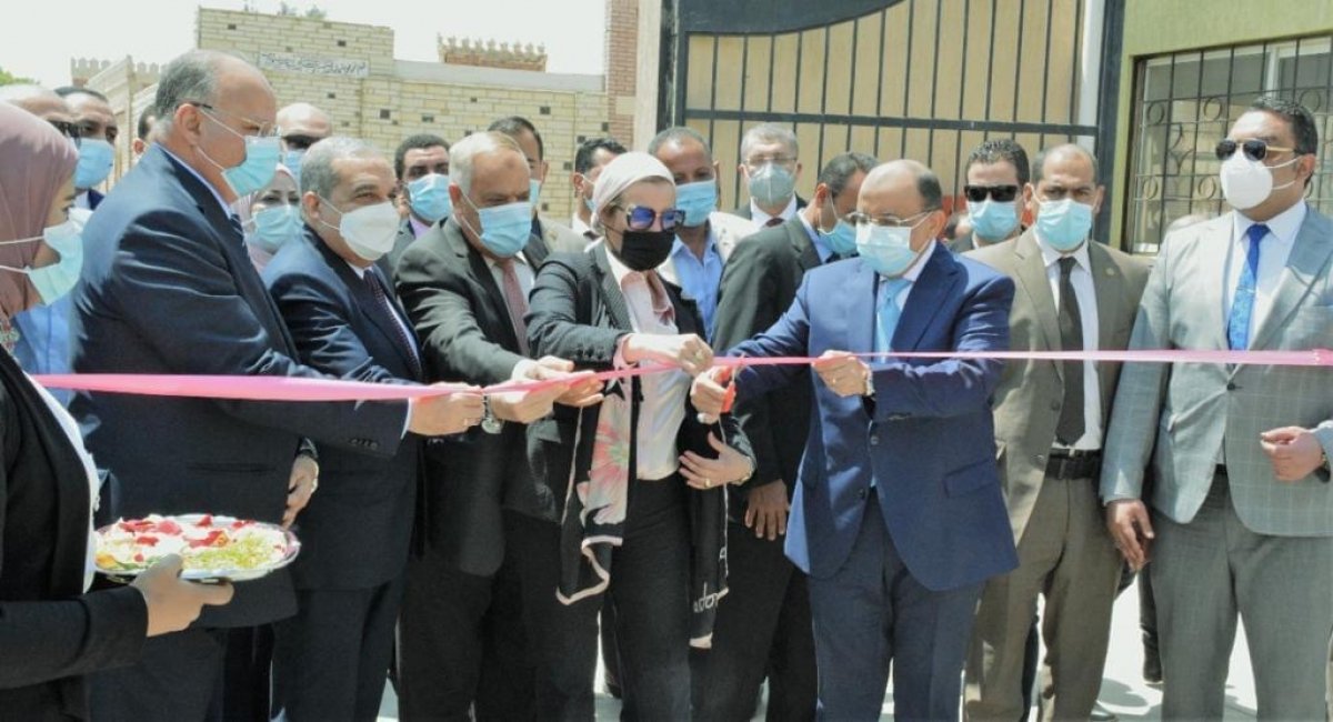 وزراء التنمية المحلية والبيئة والانتاج الحربي ورئيس الهيئة العربية للتصنيع ومحافظ القاهرة يفتتحون المحطة الوسطية لنقل المخلفات بالمقطم