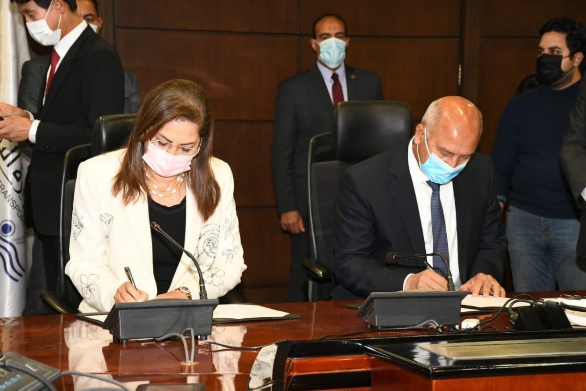 توجيهات القيادة السياسية بتوطين صناعة السكك الحديدية 