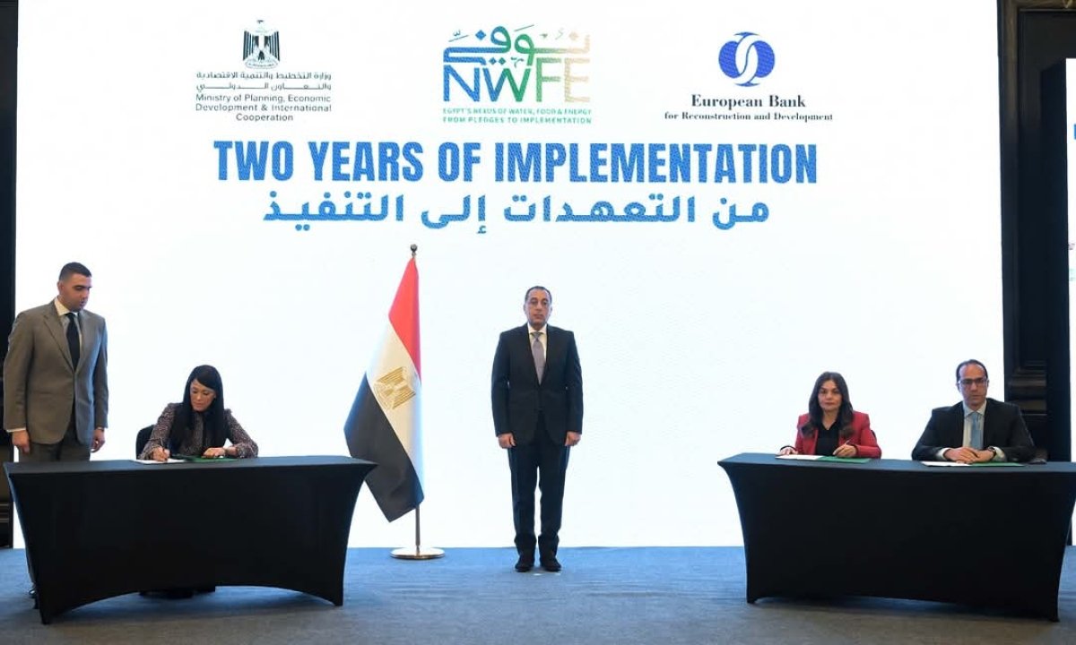 رئيس الوزراء يشهد مراسم توقيع عدد من الاتفاقيات بين الحكومة وشركات القطاع الخاص