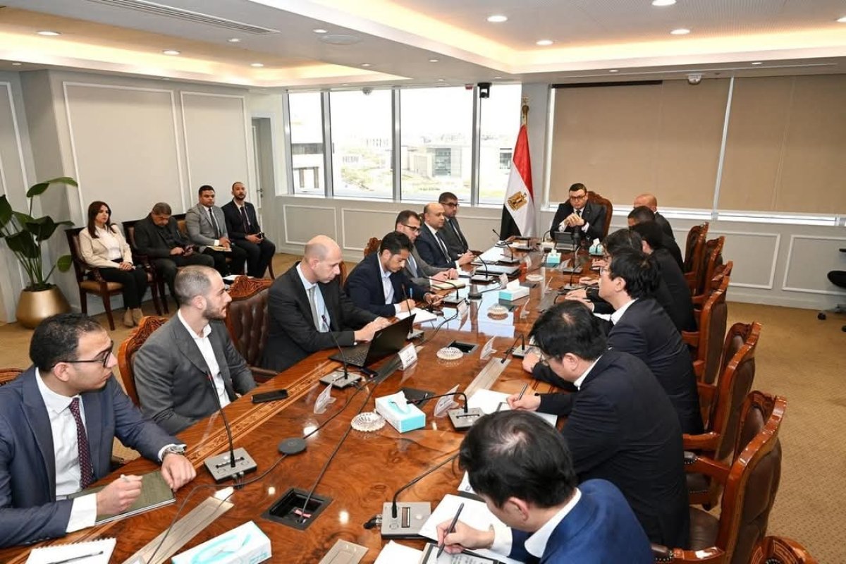 وزير الإسكان يتابع موقف منطقة الأعمال المركزية بالعاصمة الإدارية الجديدة