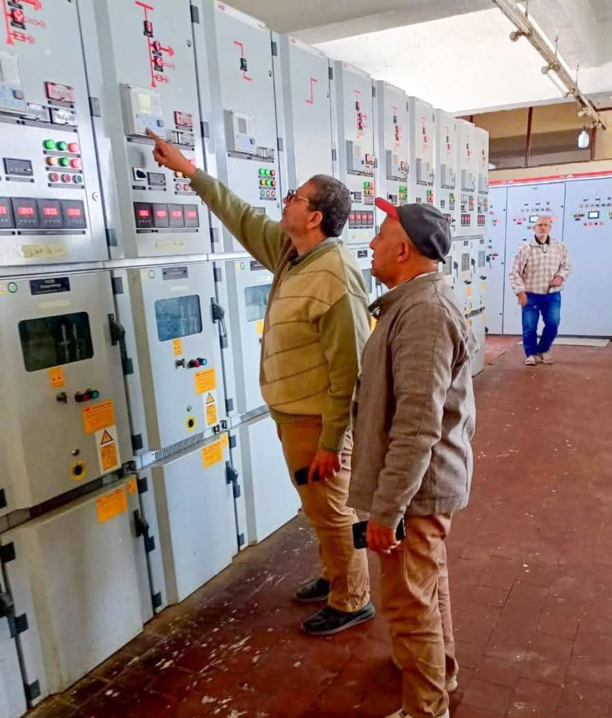 وزير الري يتابع حالة محطات رفع المياه ومجهودات مصلحة الميكانيكا والكهرباء خلال فترة أجازة عيد الفطر المبارك