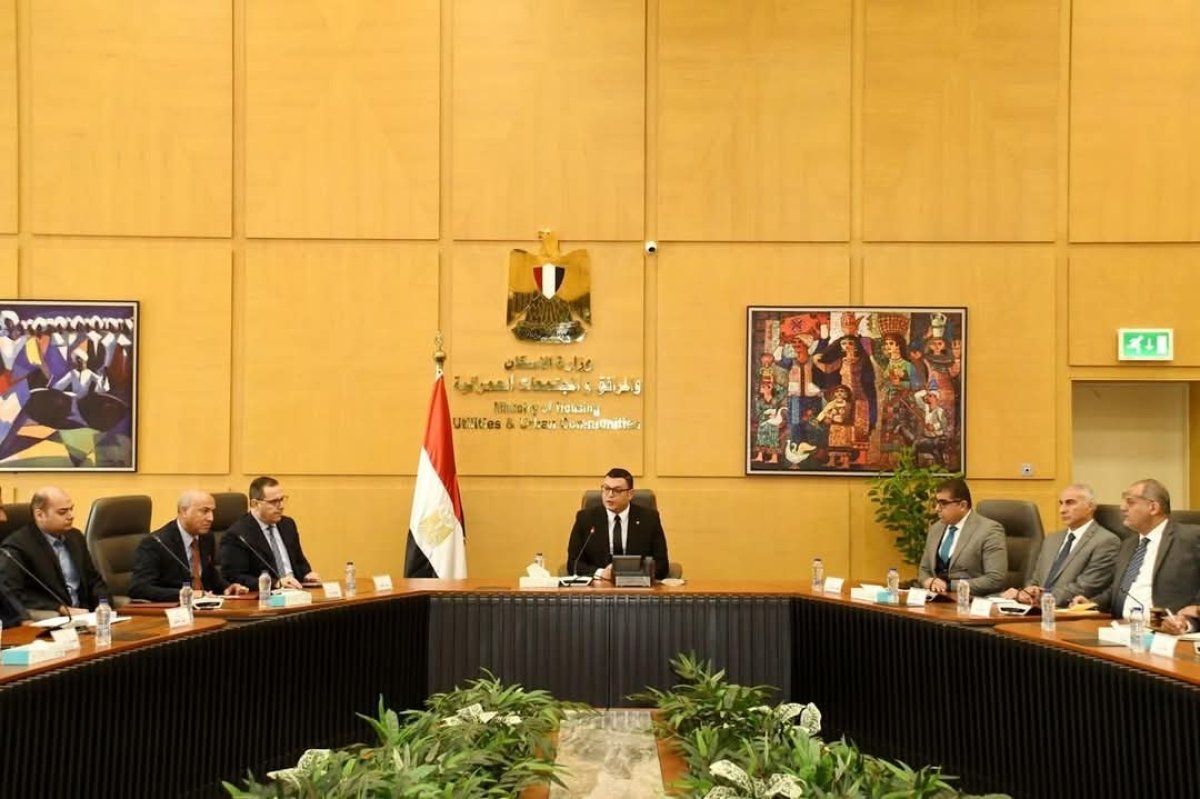 وزير الإسكان يلتقي مجموعة من المطورين وممثلي الكيانات العاملة بإقليم الساحل الشمالي الغربي