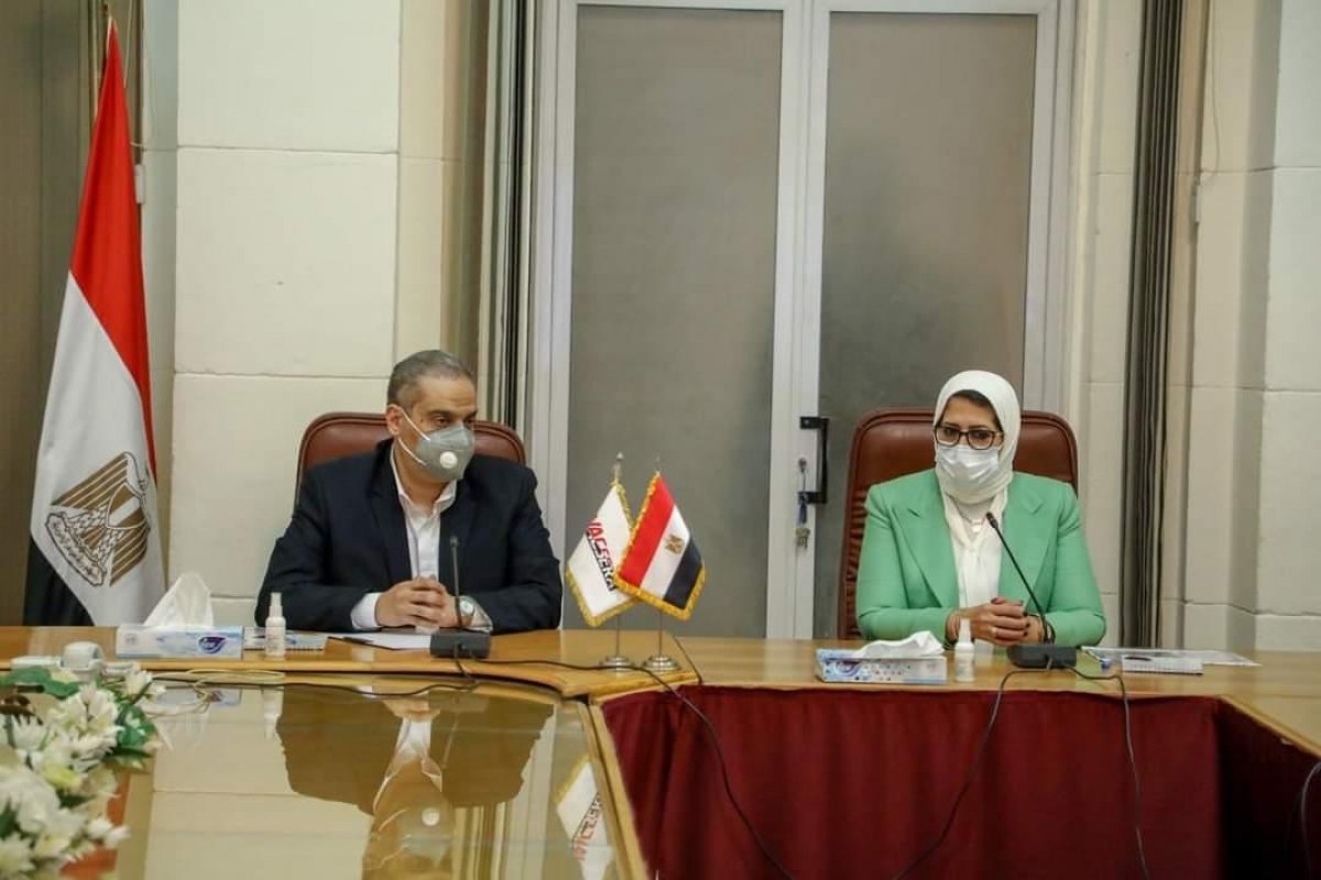 وزيرة الصحة تعقد اجتماعًا بمقر شركة فاكسيرا للوقوف على الاستعدادات النهائية لبدء تصنيع لقاح فيروس كورونا في مصر