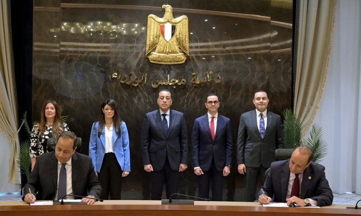 رئيس الوزراء يشهد توقيع عقد اتفاقية التحالف الإستراتيجي لتعزيز صناعة الأدوية في مصر والحصول على تأهيل هيئة الغذاء والدواء الأمريكية (FDA)