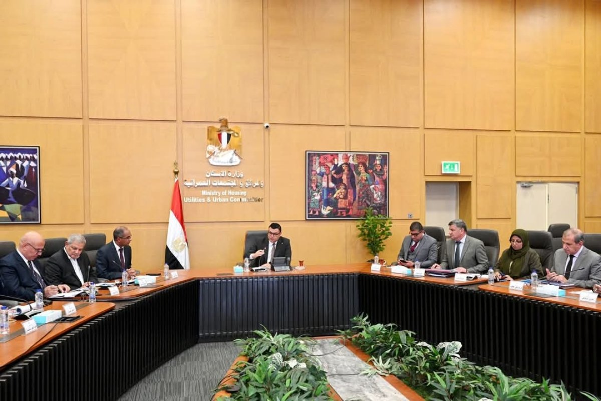 وزير الإسكان يتابع موقف تنفيذ مشروعات المبادرة الرئاسية "حياة كريمة" بمحافظتي أسوان وبني سويف