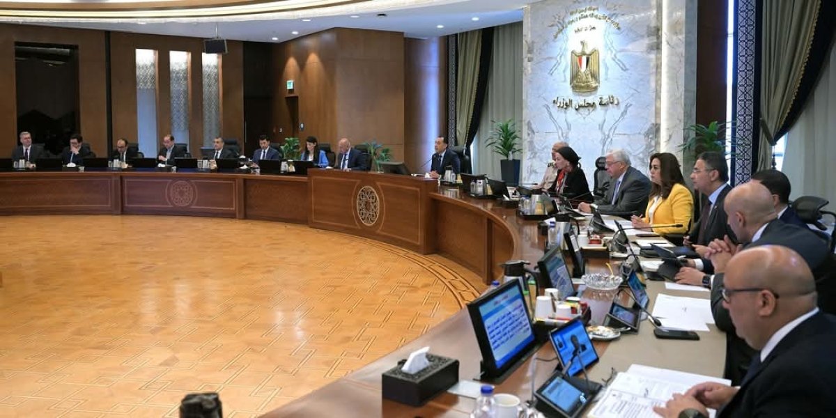  مجلس الوزراء يوافق على مشروع قانون "العلاوة" تنفيذاً لتوجيهات فخامة الرئيس