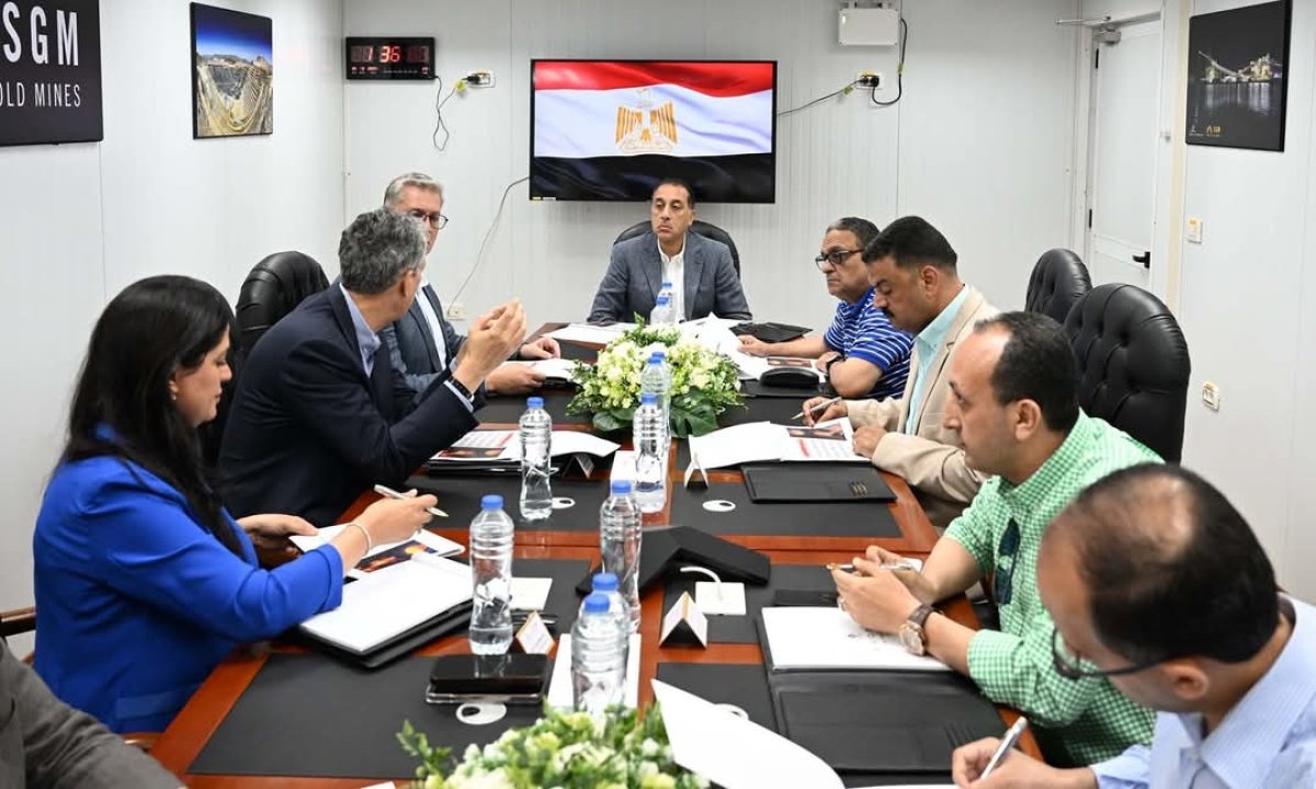 رئيس الوزراء يجتمع مع الرئيس التنفيذي لشركة «أنجلو جولد أشانتي»