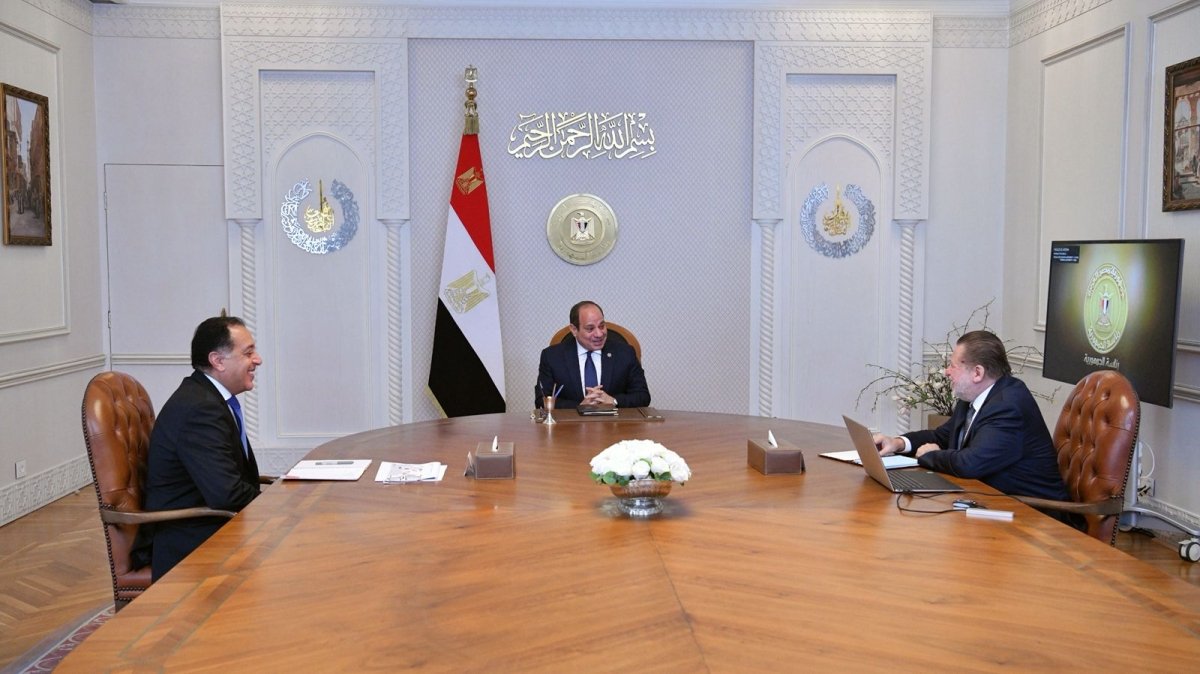 الرئيس السيسي يوجه بتكثيف العمل لجذب الاستثمارات وتمكين القطاع الخاص