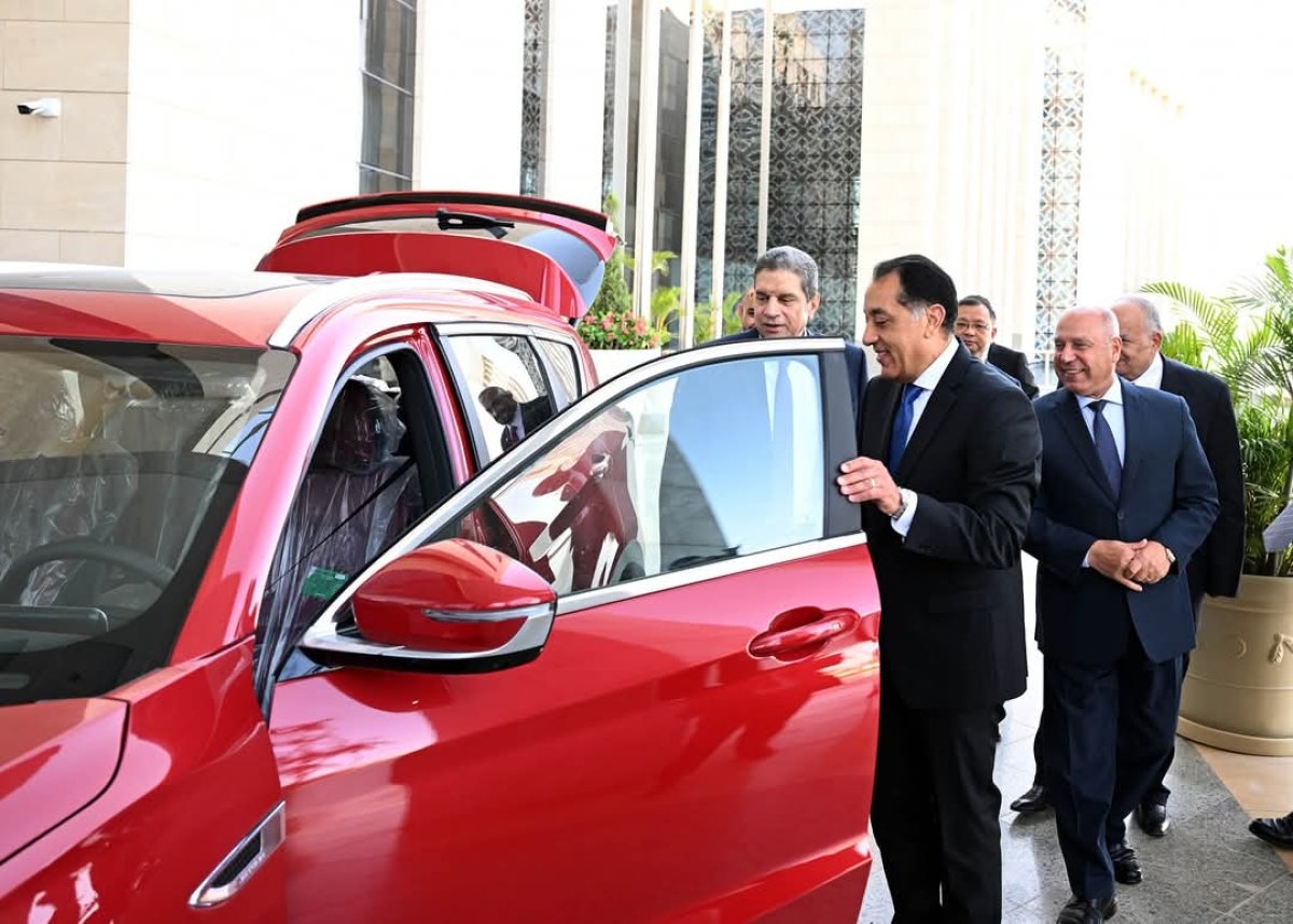 رئيس الوزراء: زيادة الحوافز الخاصة بتصنيع السيارات محليا مرتبطة بزيادة نسبة المكون المحلي