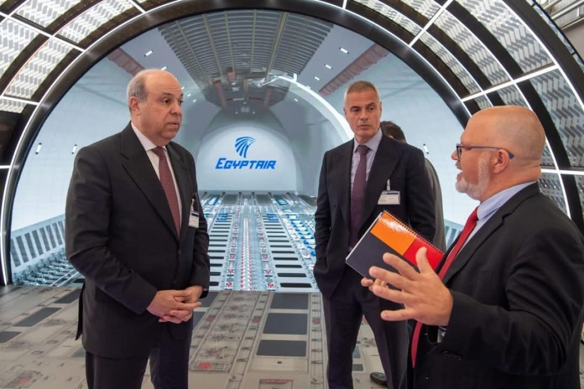 وزير الطيران المدني ورئيس القابضة لمصر للطيران يزورا المقر الرئيسي لشركة إيرباص بمدينة  تولوز بفرنسا