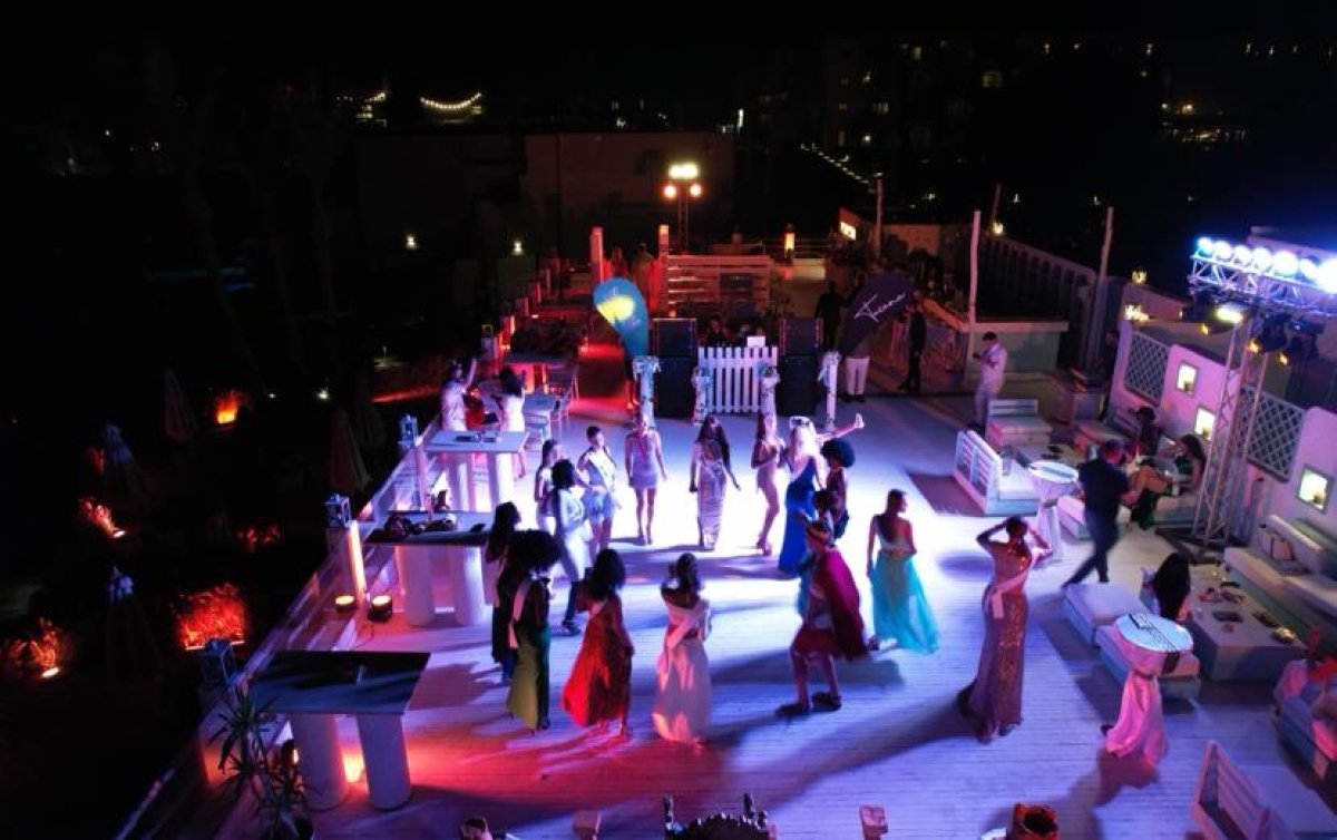 مصر على خريطة الموضة العالمية..  40 عارضة من 30 دولة يتنافسن على لقب "Top Model" في قلب الغردقة ومرسى علم