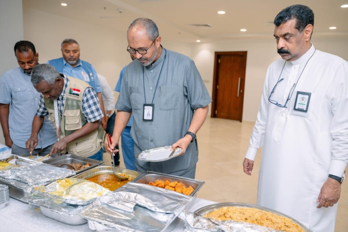 أطعمة الحجاج تحت المجهر.. مسؤولو البعثات يشاركون في تقييم وجبات المشاعر المقدسة قبل التصعيد