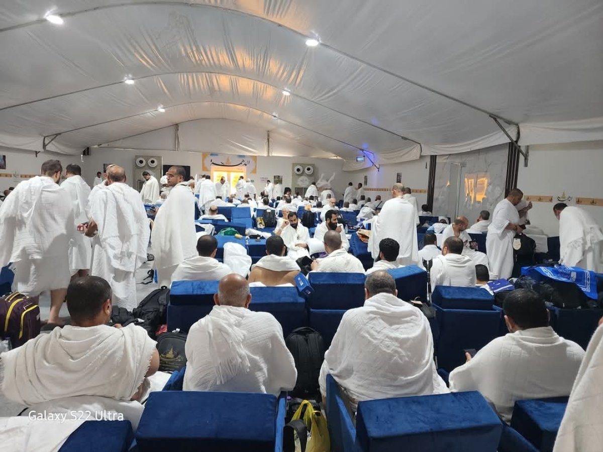 نجاح نفرة كامل حجاج السياحة إلى المزدلفة بعد انتهاء تصعيدهم إلى عرفات.. وبدء أداء نسك رمي الجمرات في مشعر منى برمي جمرة العقبة الكبرى