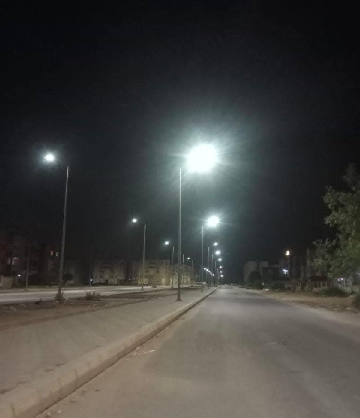 وزير الإسكان: مواصلة استبدال كشافات الإنارة الصوديوم بليد وإزالة وصلات المياه الخلسة بالمدن الجديدة