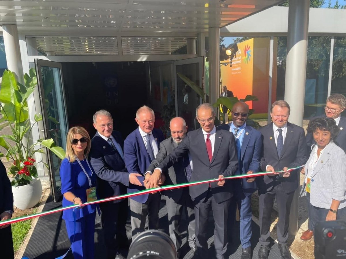 وزير الاتصالات يشارك فى فعالية إطلاق مركز الذكاء الاصطناعى للتنمية المستدامة