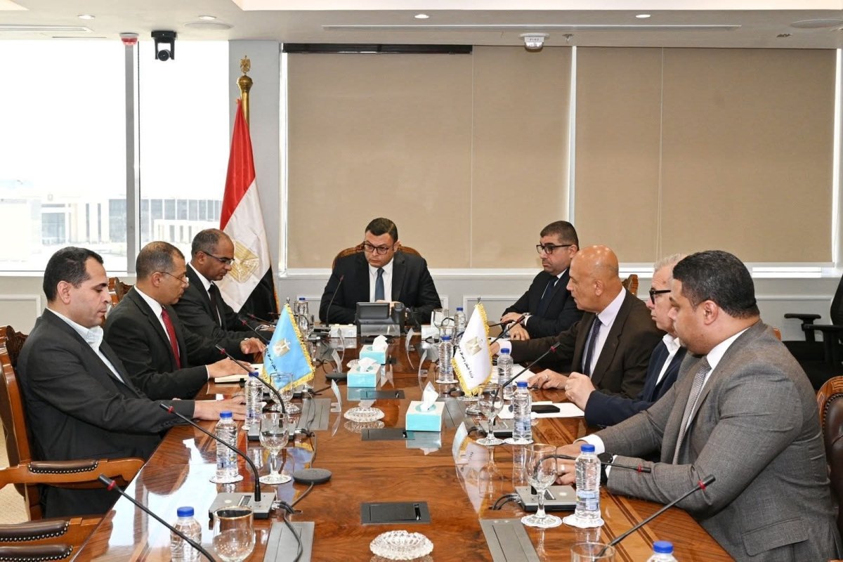 وزير الإسكان يتابع موقف منظومة الصرف الصحي بمدن شرق القاهرة والمستهدف تنفيذه حتى 2030