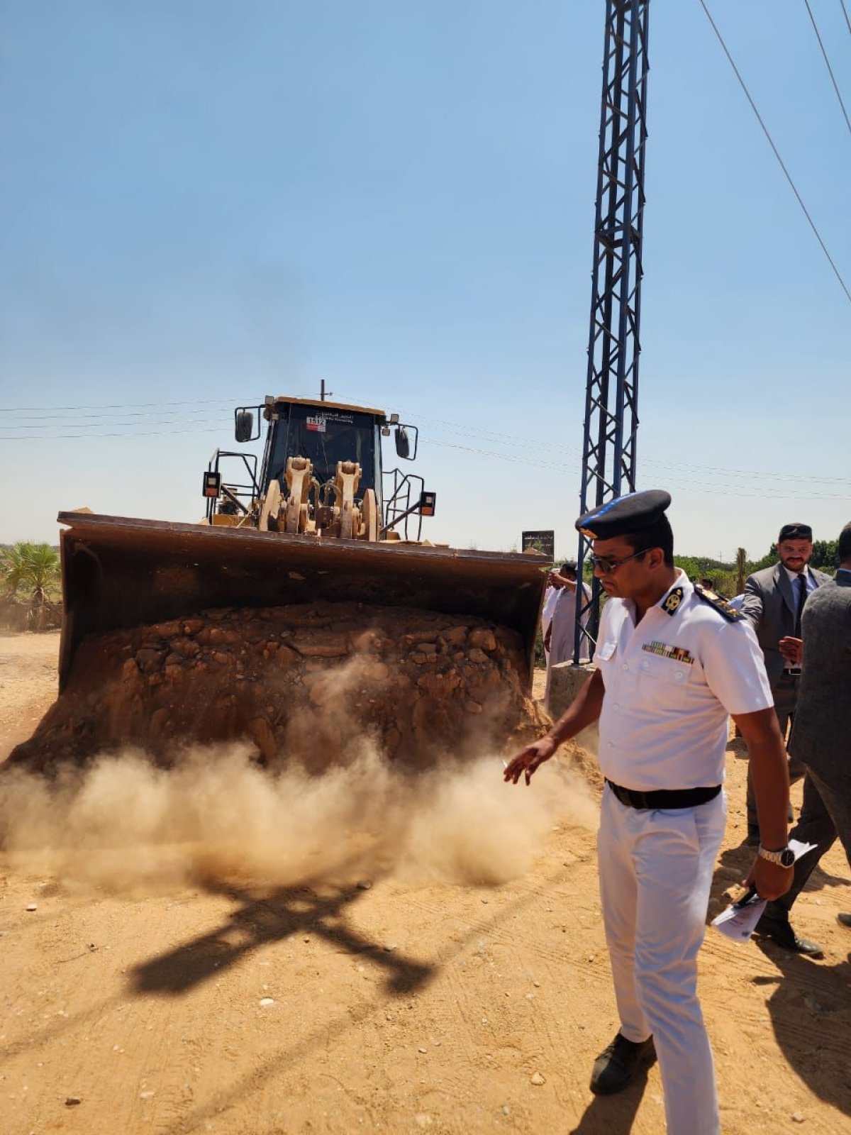 وزير الإسكان: إزالة التعدي  واسترداد مساحة 153 فدانا بمدينة سفنكس الجديدة