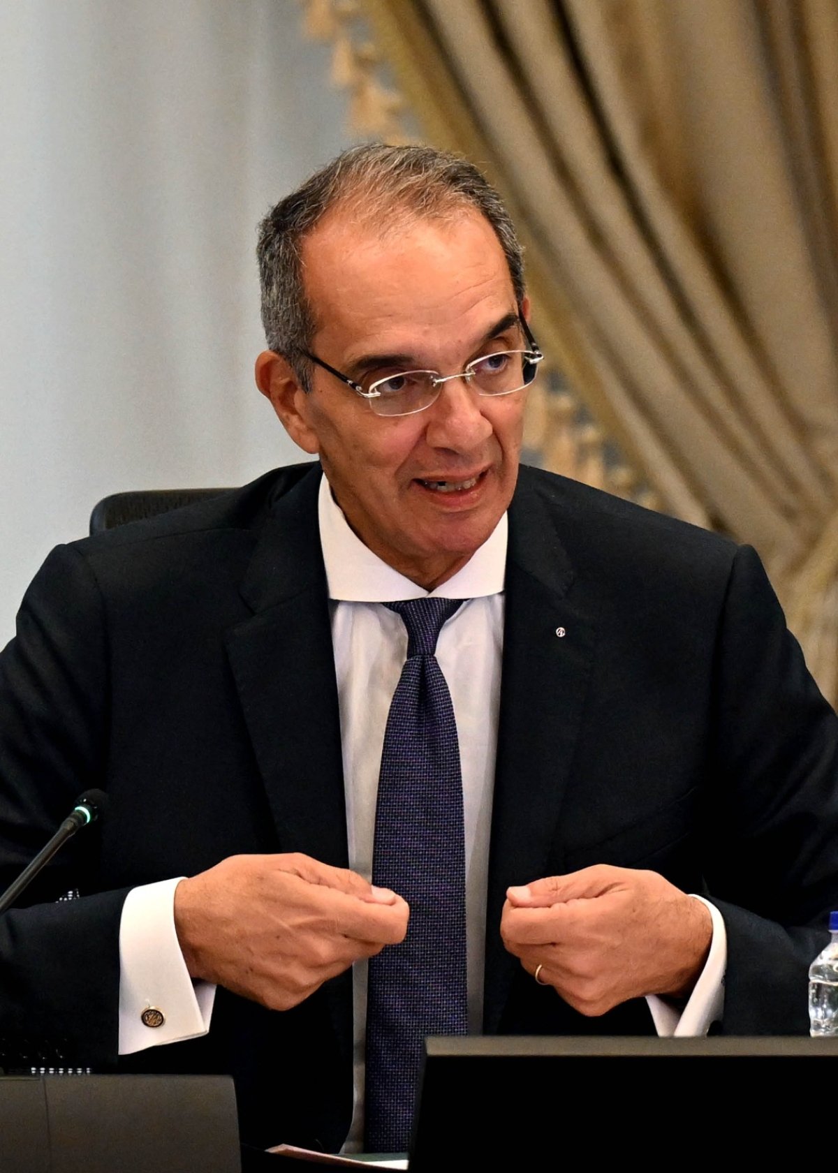 وزير الاتصالات:سنترال رمسيس عنصر من عناصر البنية التحتية المعلوماتية في الدولة المصرية ولا يعتبر العنصر الوحيد أو المبنى الوحيد الذي تعتمد عليه خدمات الاتصالات في مصر