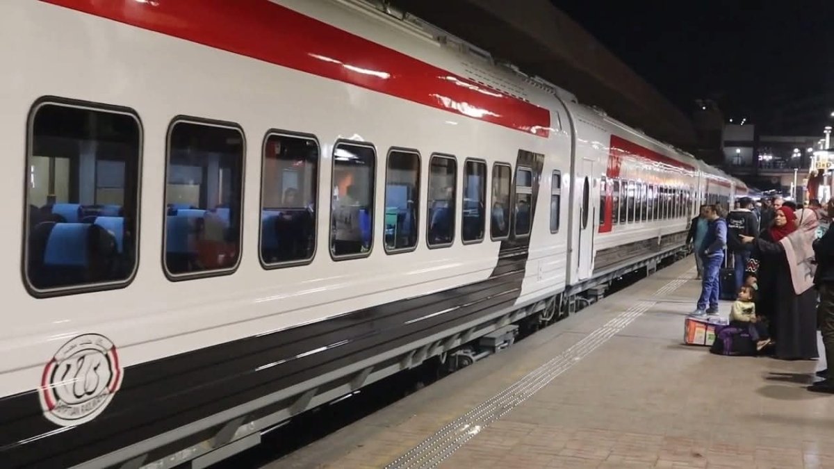 سكك حديد تؤكد: خدمة قطارات ال VIP  مازالت تعمل بعدد 14 قطار للجنوب ولا صحة لما تم نشره بأنه يوجد تهميش وإقصاء لأهل الصعيد