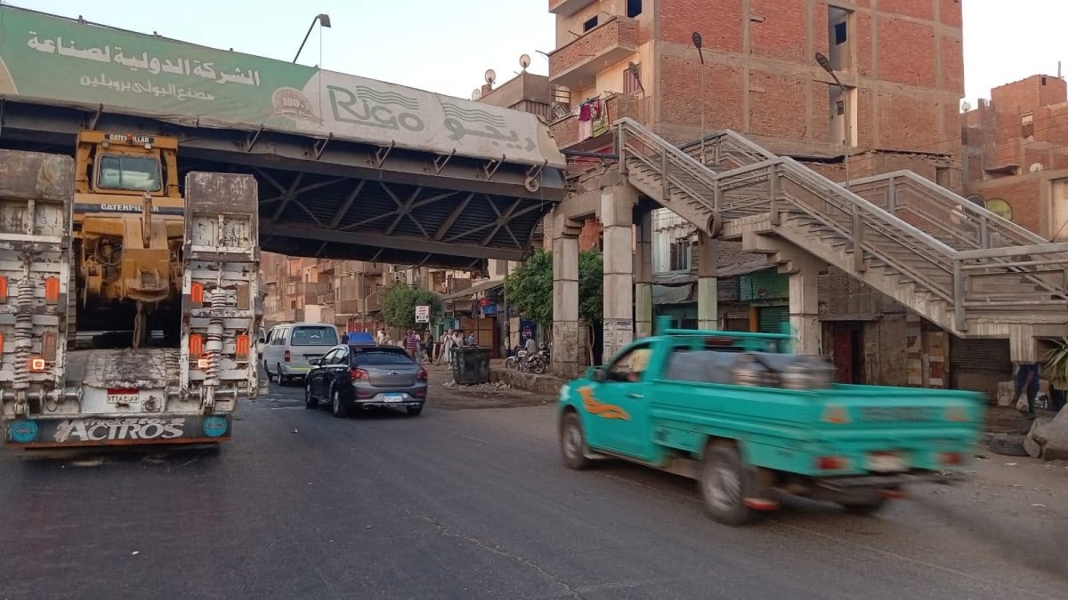 الطرق والكباري تنفي حدوث انهيار لأحد كباري المشاه بطريق بنها القاهرة الزراعي