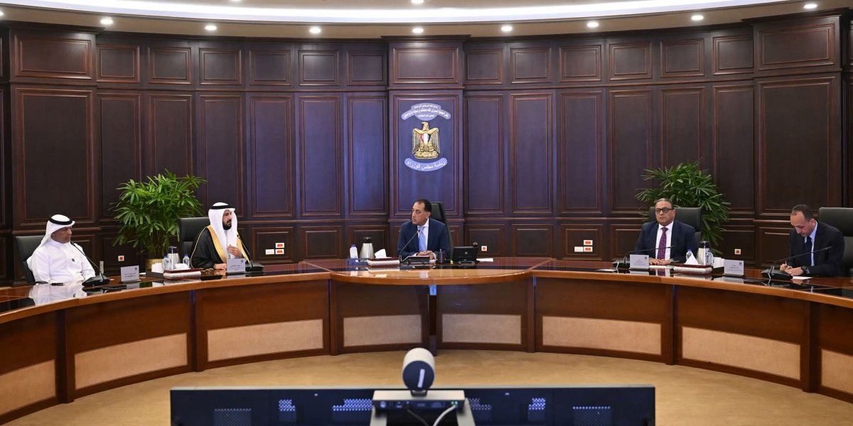 رئيس الوزراء يلتقي رئيس مجلس إدارة مجموعة "سمو القابضة" السعودية